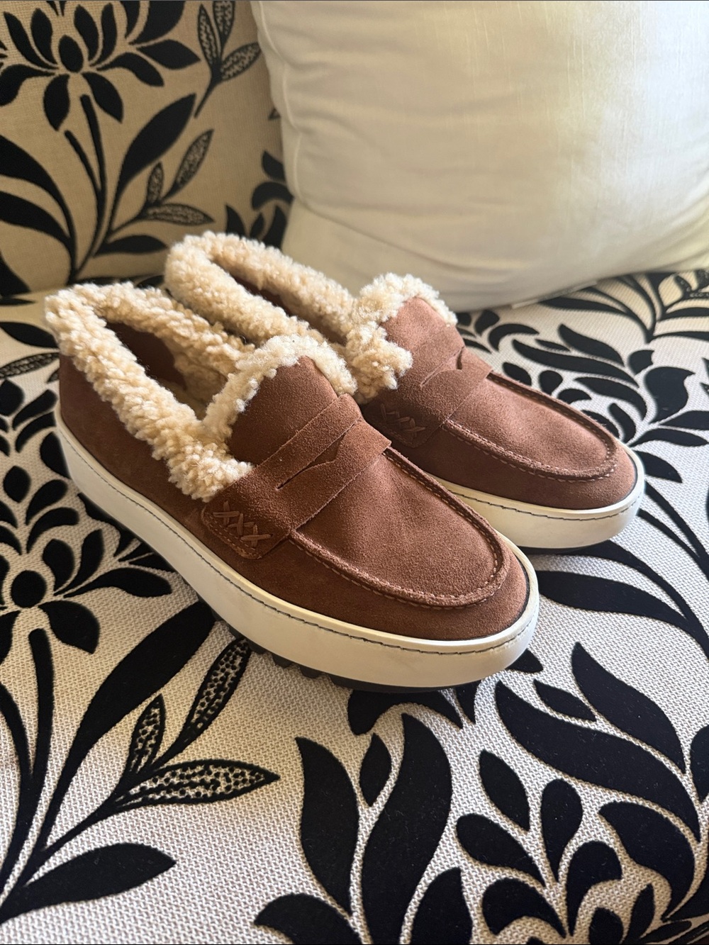 Aquatalia Ameila Shearling Lined Weatherproof Penny Loafer women’s sz 8.5